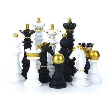 1 buc Internațional de Șah Rășină Piese de Sah, Jocuri de societate Accesorii Figurine Retro Home Decor Simplu și Modern, Piesele de Ornamente